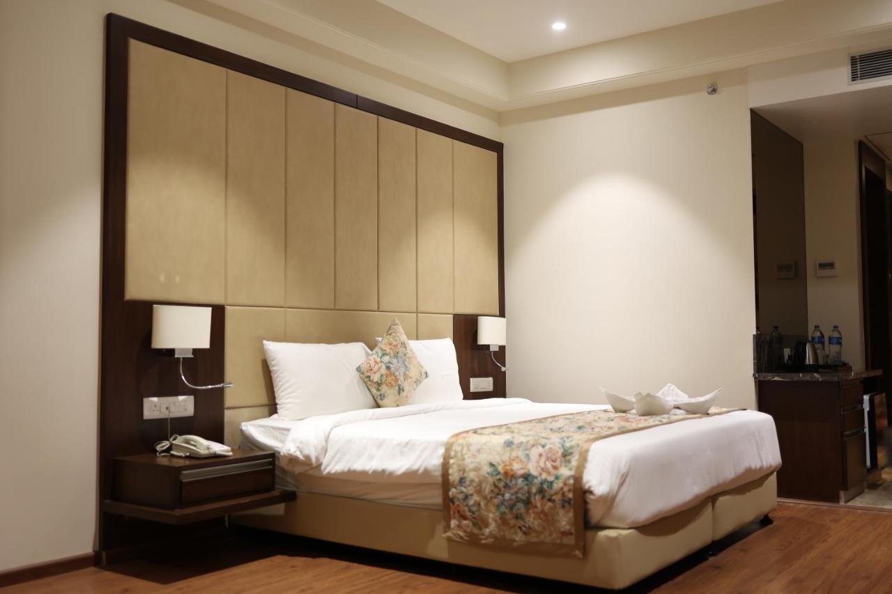 Pride Hotel Μποπάλ Εξωτερικό φωτογραφία